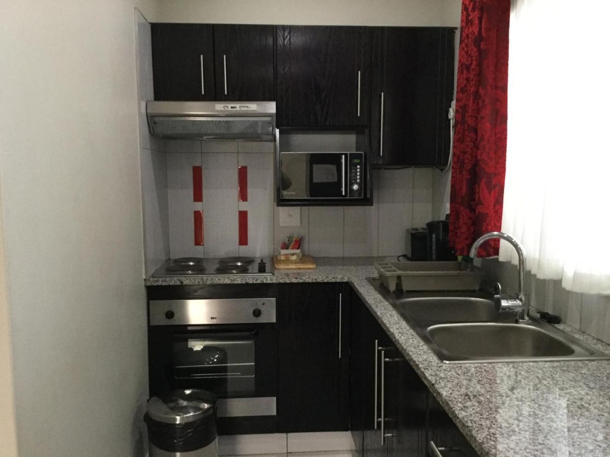 Goodey'S Guesthouse Претория Экстерьер фото