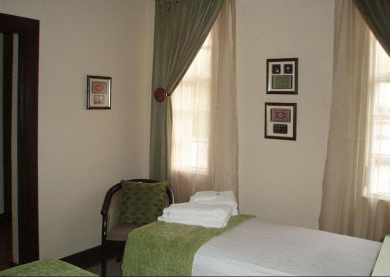 Goodey'S Guesthouse Претория Номер фото
